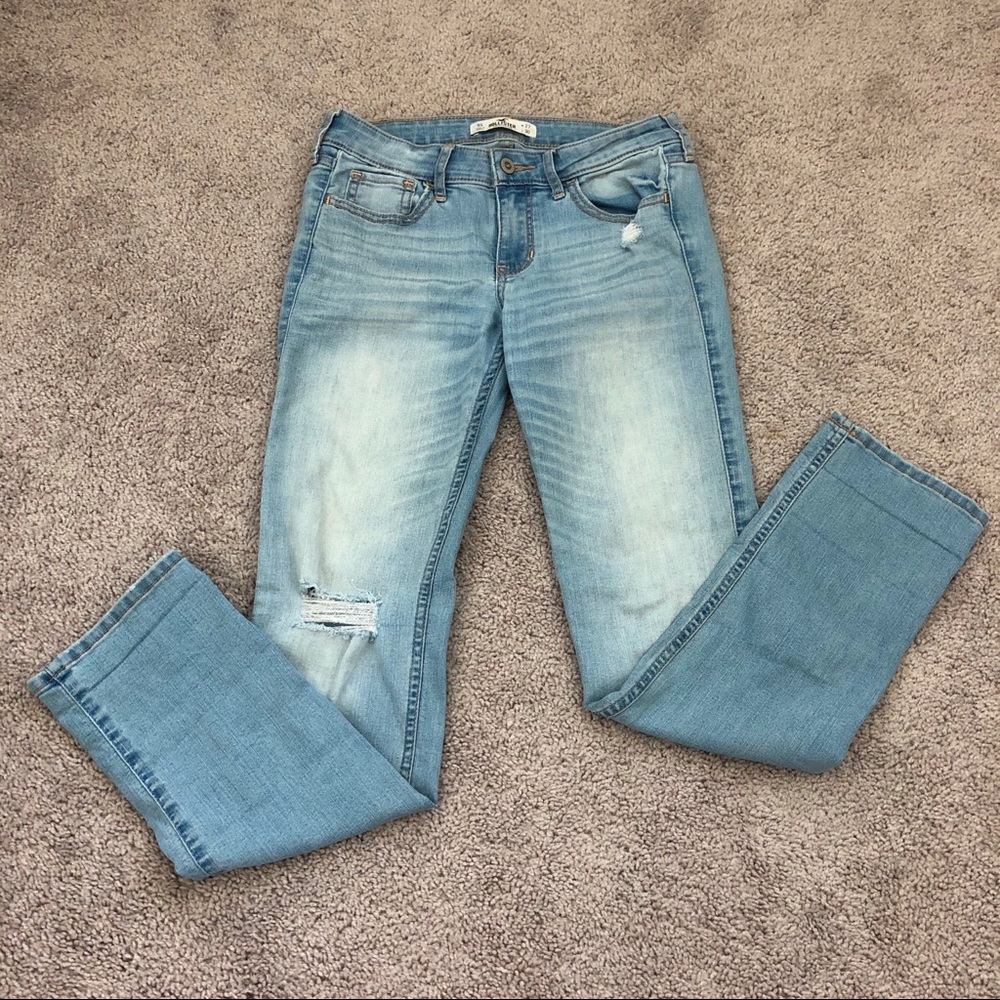 HOLLISTER— Light Wash Jeans